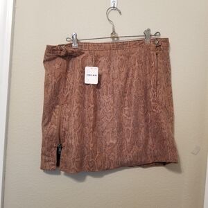 NWT Free People Skirt Aligator Print Size 12 35 X 16